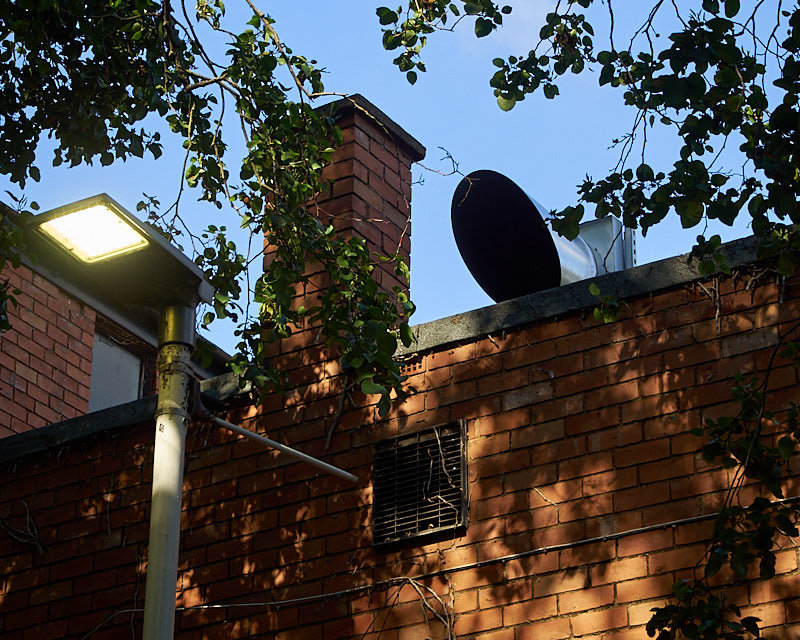 mesmerising resonant aircon sound
